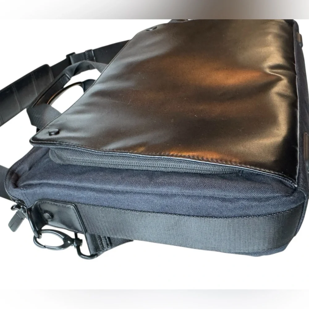 HP Hewlett Packard Black Laptop Shoulder Bag for Men